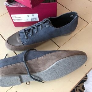 Munro women's Petra blue/combo walking shoe.